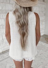 Load image into Gallery viewer, At The Vineyard Strawberry Print Thin Sweater Sleeveless Top