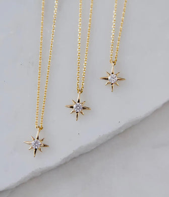 Winnie mini star necklace