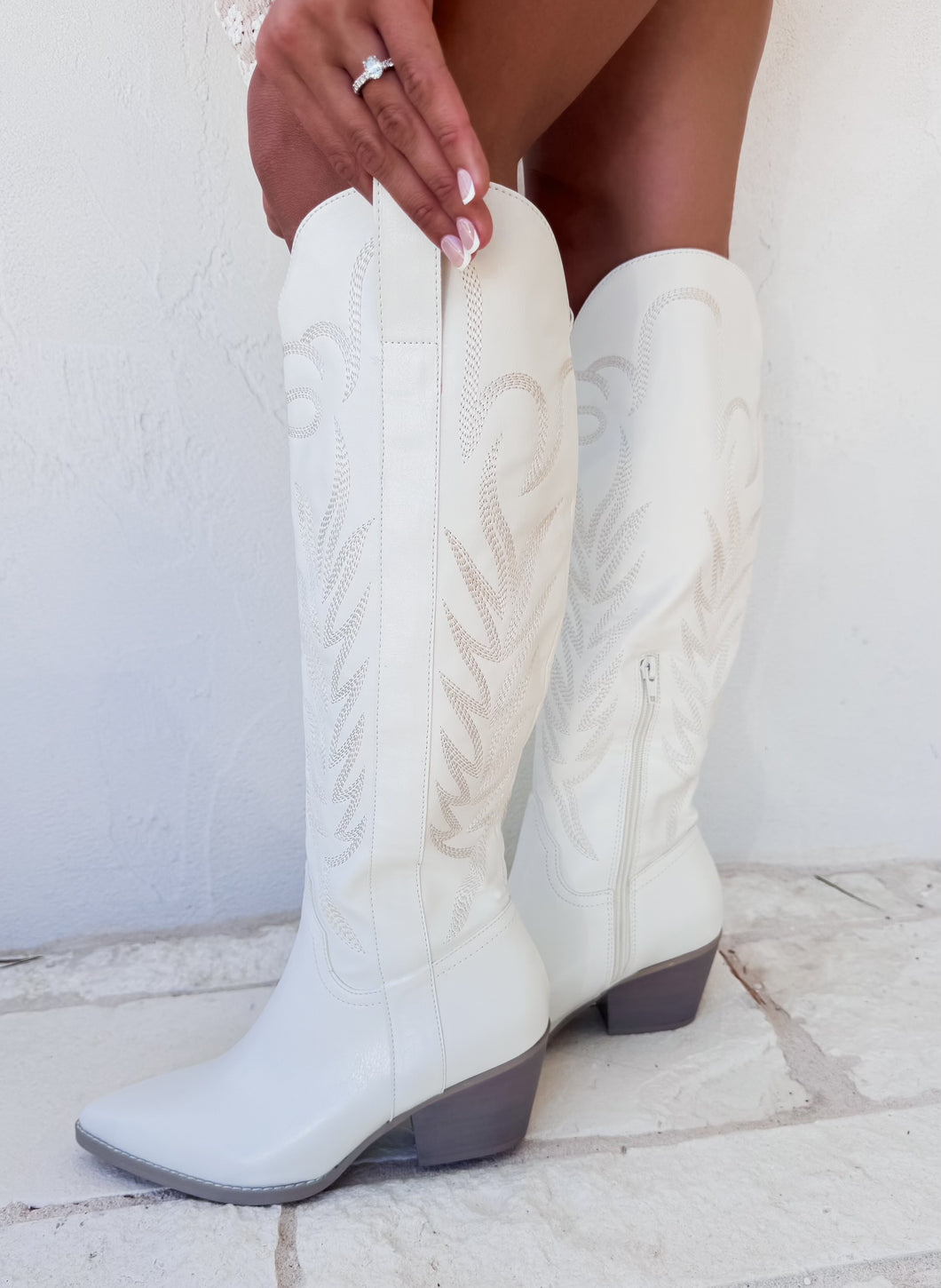 Samara Embroidered White Cowgirl Boots