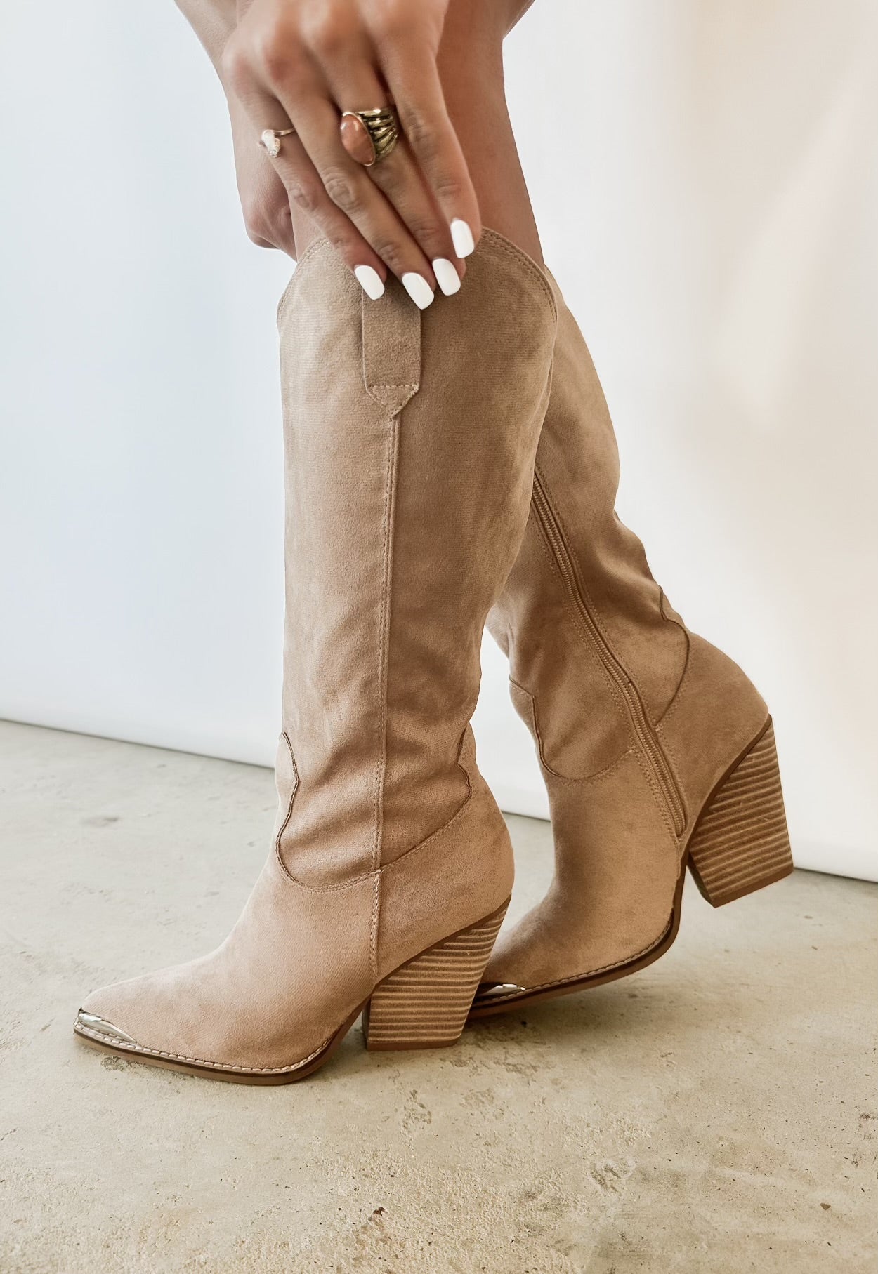 Scamosciati Beige Stivaletti Scamosciati Neri Stivali Texani Beige Stivaletti Traforati Beige Stivaletti Texani