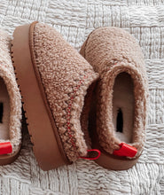 Load image into Gallery viewer, Wyoming Wish Sherpa Camel Slippers (FINAL SALE)