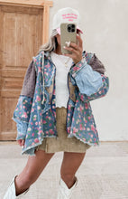 Load image into Gallery viewer, Follow Along Floral Jacket