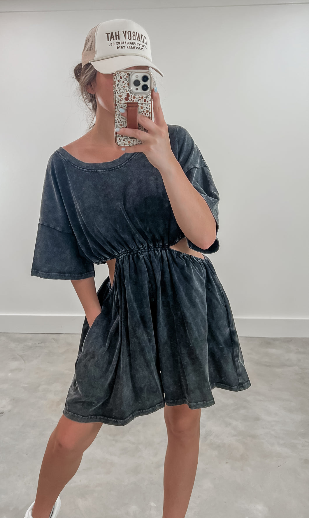 Gabby Mineral Wash Cutout romper (PLUS) black (FINAL SALE)