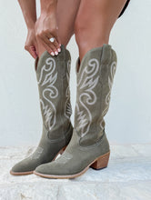 Load image into Gallery viewer, Nia Artisan Embroidered Classic Western Boots - Green
