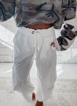 Load image into Gallery viewer, Remi Wide-Leg Cargo Pants with Utility Pockets