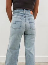 Load image into Gallery viewer, Selena Vintage Jeans