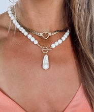 Load image into Gallery viewer, Sandy Beaded Pearl Necklace
