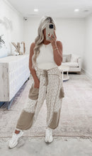 Load image into Gallery viewer, Trendy Pick Floral Printed Knit Pants - Caramel