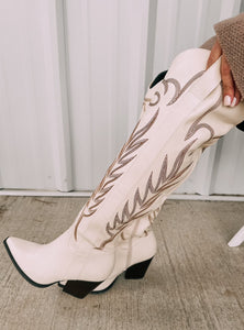 Bronco Off White Embroidered Cowgirl Boots