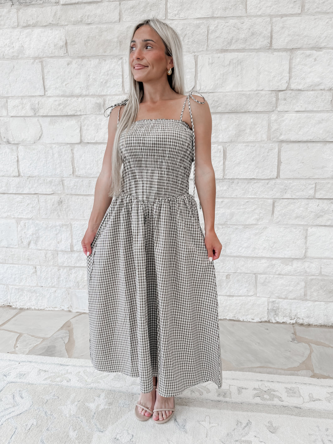 smocked drop waist midi dress Stand Corrected Checkered w/ Pockets Craft_Supplies This flattering maxi dress Size Range:AUS Size 4-16 (US 0-12) comment LINK for 🔗
