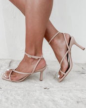 Load image into Gallery viewer, Dovie Square Toe Nude Strappy Heels