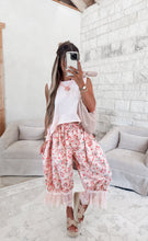 Load image into Gallery viewer, Georgia Floral Lace Hem Balloon Pants - Pink