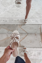 Load image into Gallery viewer, Honey Stitching Slip On Heels - Bone