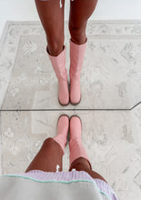Load image into Gallery viewer, Kelley Classic Round Toe Knee High Boots