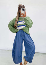 Load image into Gallery viewer, Fish Embroidered Knit Sweater