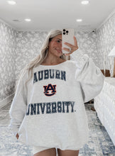 Load image into Gallery viewer, Vintage Auburn Tigers Sweatshirt *officially licensed*￼