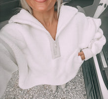 Load image into Gallery viewer, Mountain Hike Sherpa Mock Neck Quarter Zip Jacket - Ivory/Beige