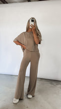 Load image into Gallery viewer, Off Duty Icon Flow Tee &amp; Pant Set - Taupe