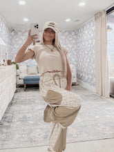 Load image into Gallery viewer, Trendy Pick Floral Printed Knit Pants - Caramel