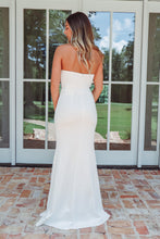 Load image into Gallery viewer, Walking away lace bridal gown