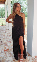 Load image into Gallery viewer, Black bridesmaid dress collection
