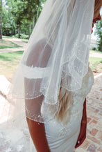 Load image into Gallery viewer, Tie the knot layered wedding veil