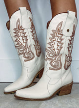 Load image into Gallery viewer, Loyal western boots - Ivory leather